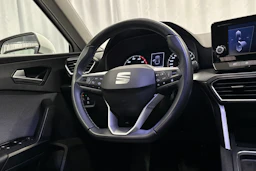 valkoinen SEAT Leon Sportstourer 2024 kuva 17.