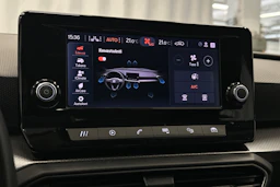 valkoinen SEAT Leon Sportstourer 2024 kuva 25.