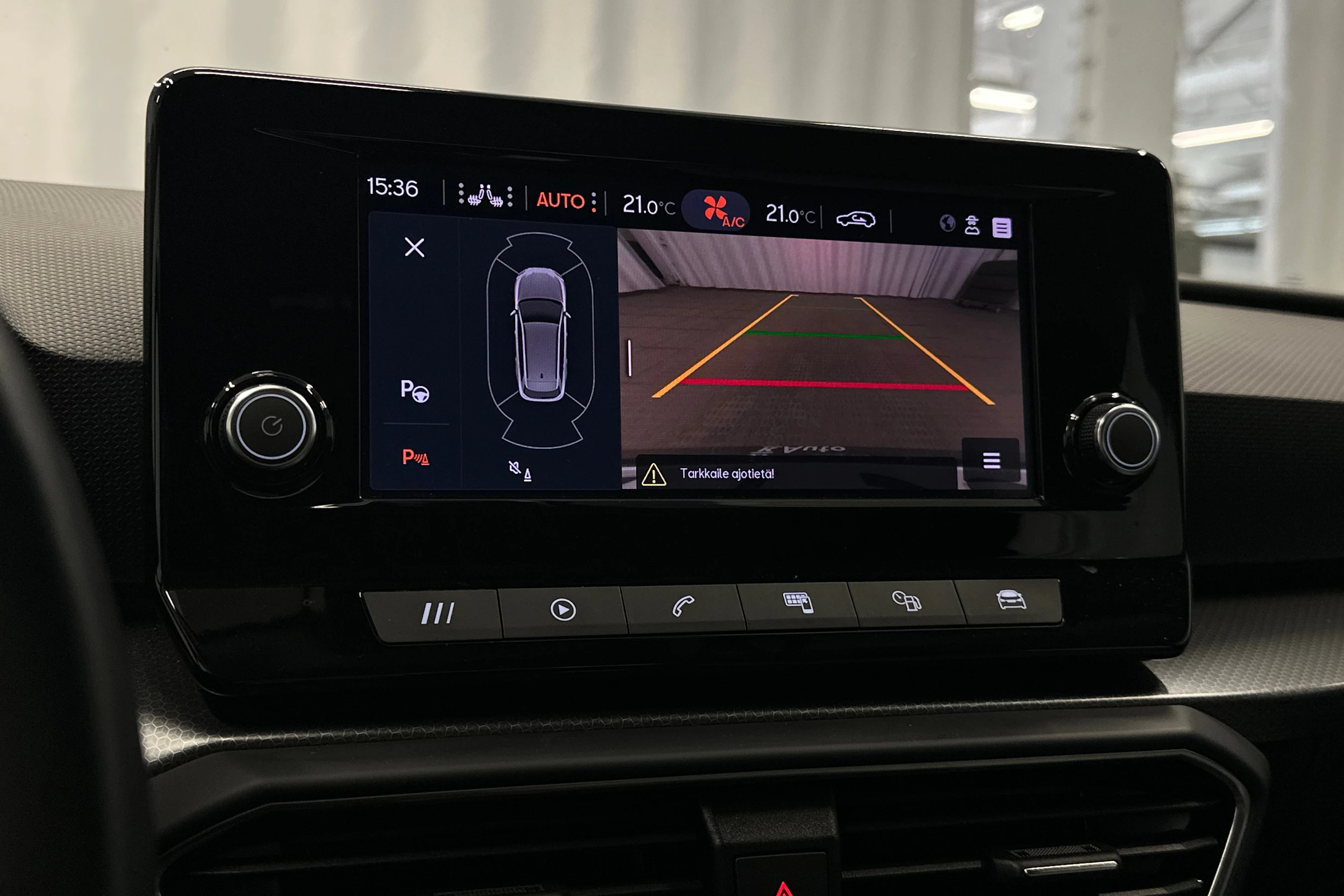 valkoinen SEAT Leon Sportstourer 2024 kuva 26.