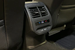 valkoinen SEAT Leon Sportstourer 2024 kuva 27.