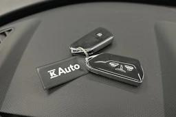 valkoinen SEAT Leon Sportstourer 2024 kuva 31.