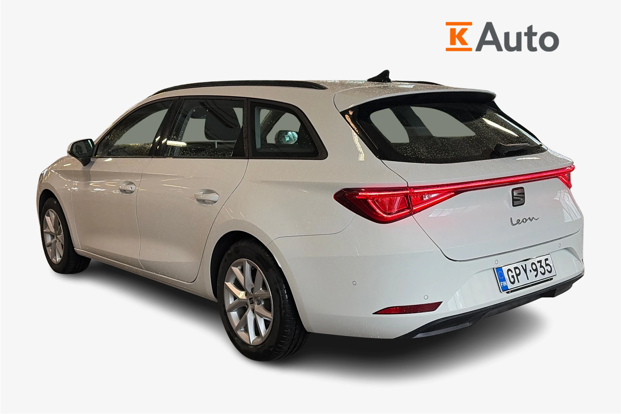 valkoinen SEAT Leon Sportstourer 2024 kuva 2.