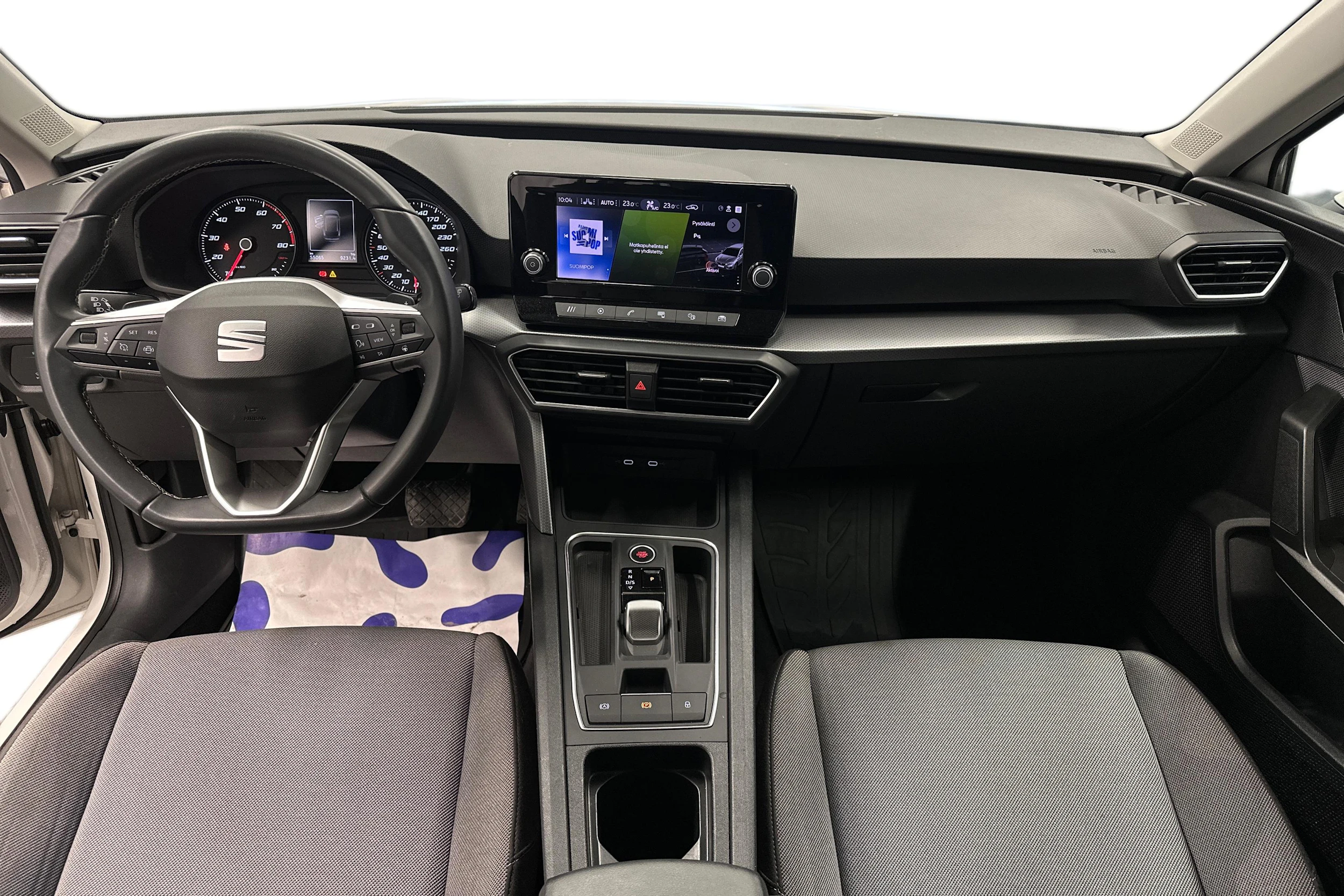 valkoinen SEAT Leon Sportstourer 2024 kuva 7.