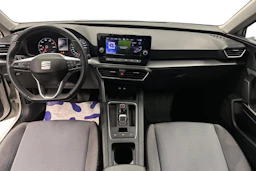 valkoinen SEAT Leon Sportstourer 2024 kuva 7.