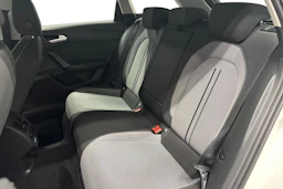 valkoinen SEAT Leon Sportstourer 2024 kuva 8.