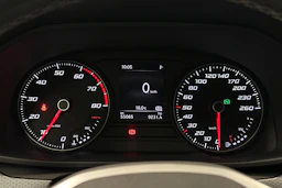 valkoinen SEAT Leon Sportstourer 2024 kuva 13.