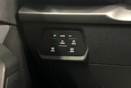 valkoinen SEAT Leon Sportstourer 2024 kuva 14.