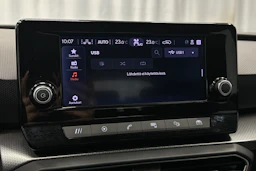 valkoinen SEAT Leon Sportstourer 2024 kuva 19.