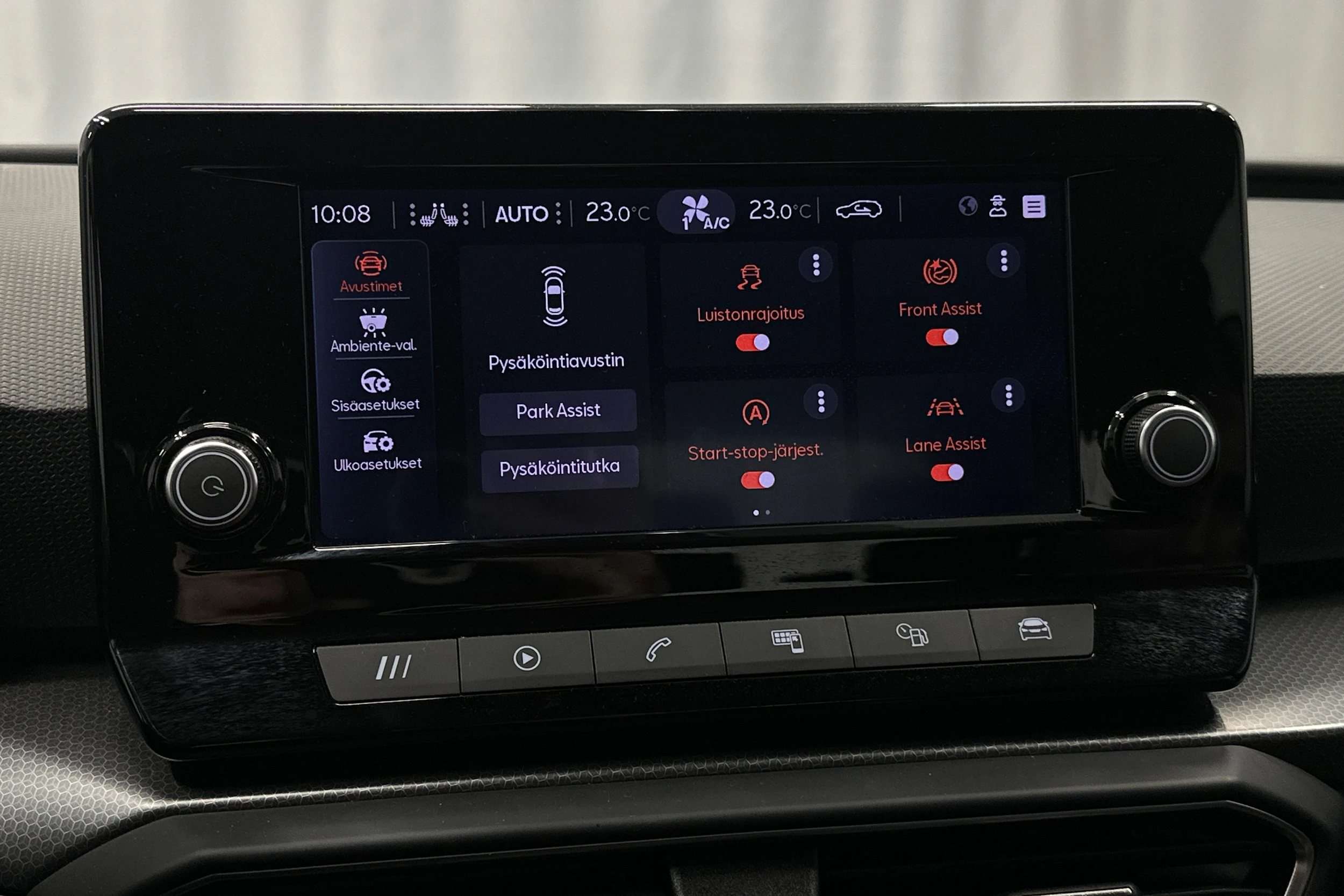 valkoinen SEAT Leon Sportstourer 2024 kuva 22.