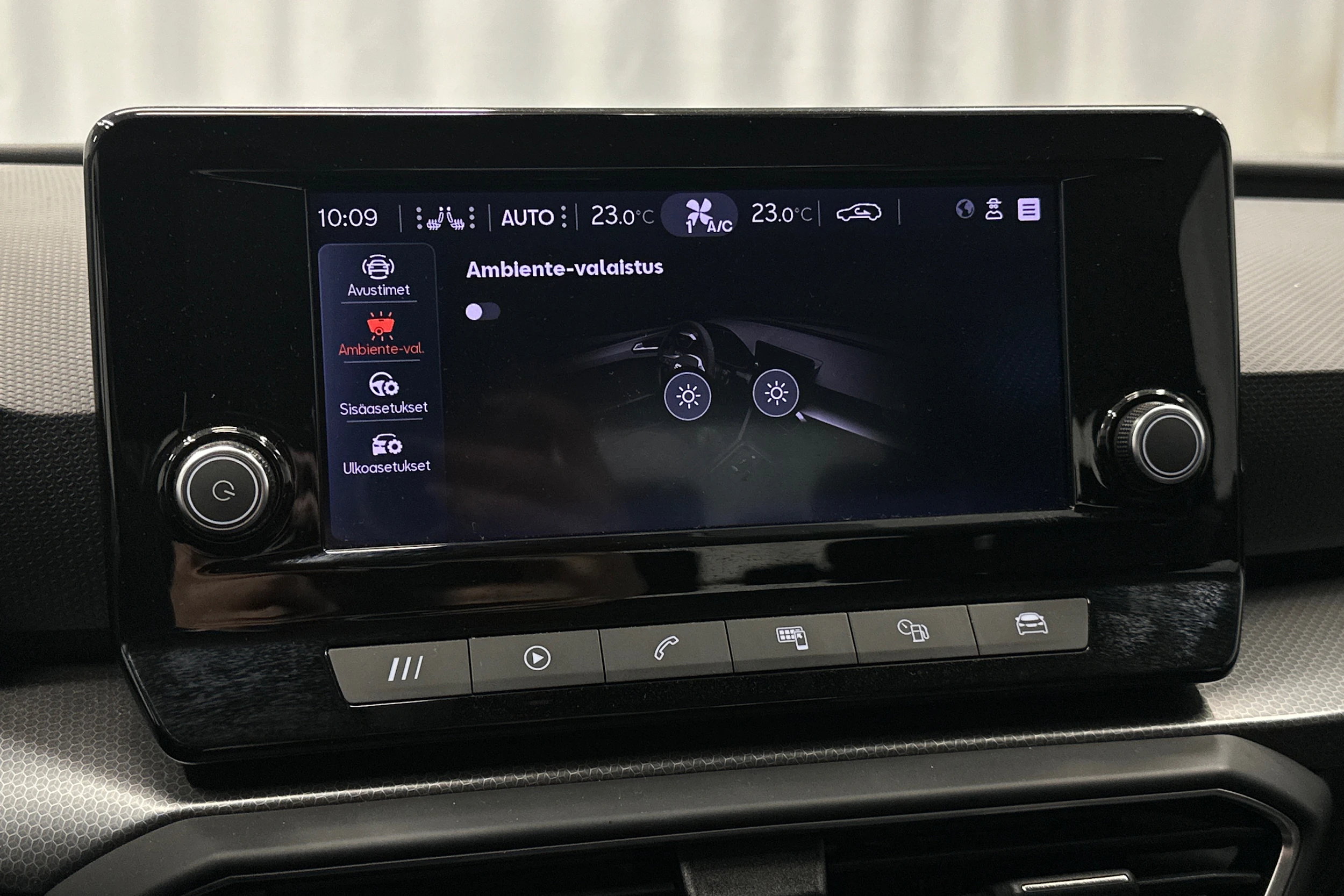 valkoinen SEAT Leon Sportstourer 2024 kuva 23.