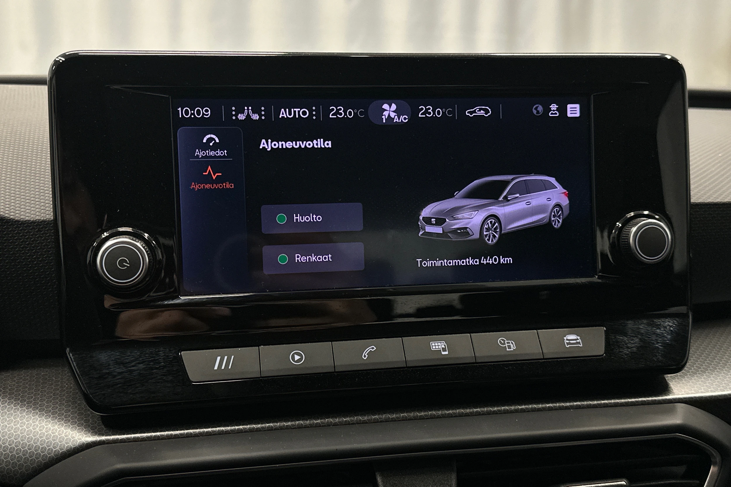 valkoinen SEAT Leon Sportstourer 2024 kuva 25.