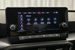valkoinen SEAT Leon Sportstourer 2024 kuva 27.