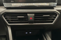 valkoinen SEAT Leon Sportstourer 2024 kuva 29.