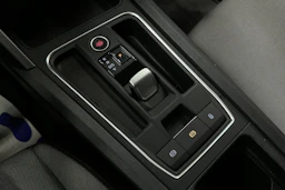 valkoinen SEAT Leon Sportstourer 2024 kuva 30.
