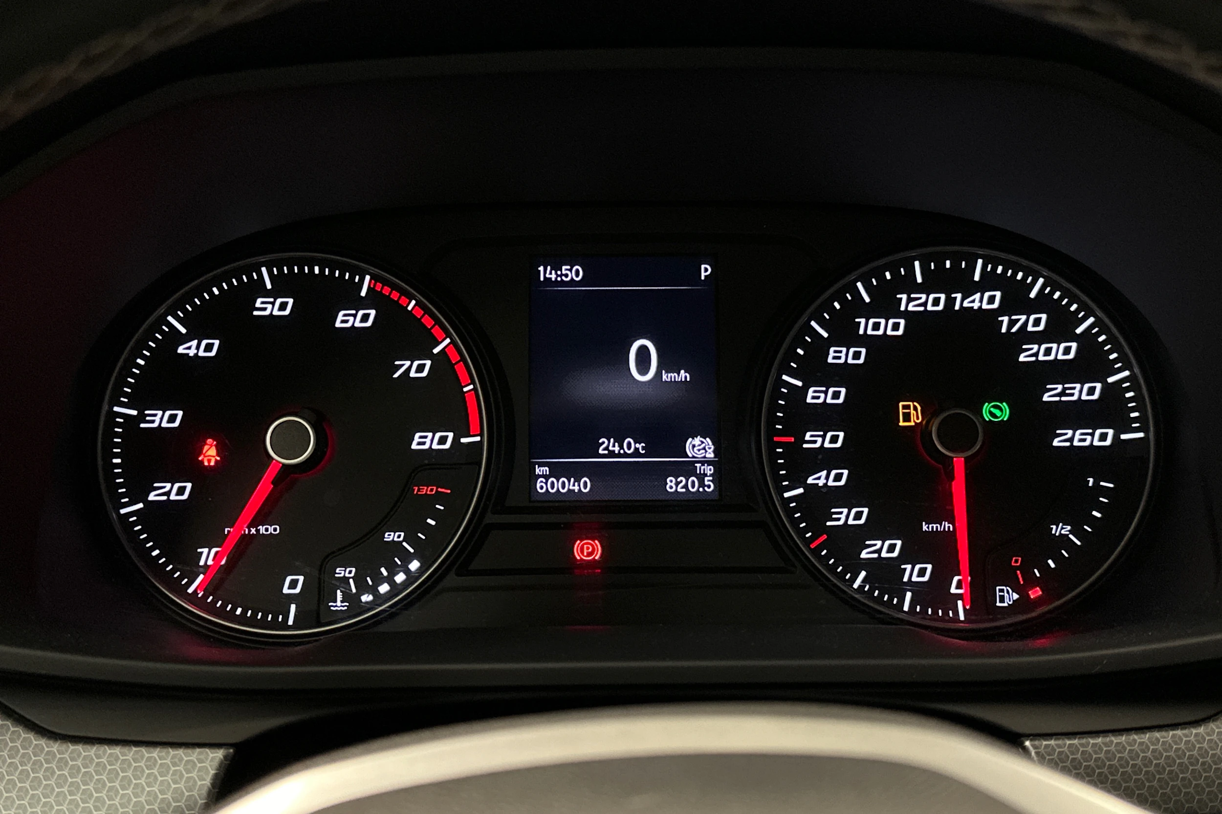 valkoinen SEAT Leon Sportstourer 2024 kuva 13.