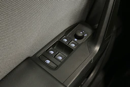 valkoinen SEAT Leon Sportstourer 2024 kuva 14.