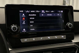 valkoinen SEAT Leon Sportstourer 2024 kuva 18.