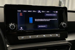 valkoinen SEAT Leon Sportstourer 2024 kuva 19.