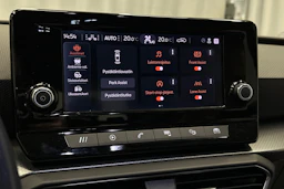 valkoinen SEAT Leon Sportstourer 2024 kuva 21.