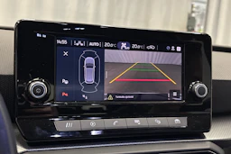 valkoinen SEAT Leon Sportstourer 2024 kuva 22.