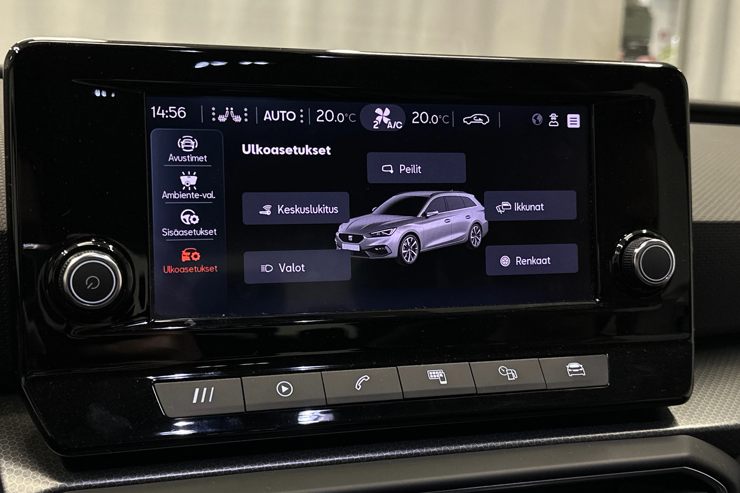 valkoinen SEAT Leon Sportstourer 2024 kuva 25.