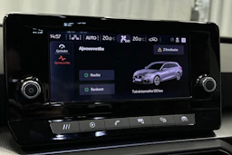 valkoinen SEAT Leon Sportstourer 2024 kuva 26.