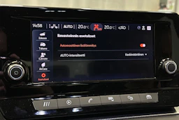 valkoinen SEAT Leon Sportstourer 2024 kuva 30.