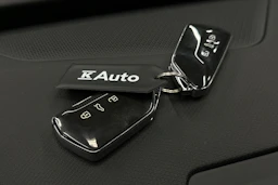 valkoinen SEAT Leon Sportstourer 2024 kuva 34.