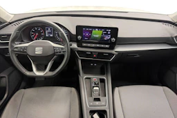 valkoinen SEAT Leon Sportstourer 2024 kuva 7.