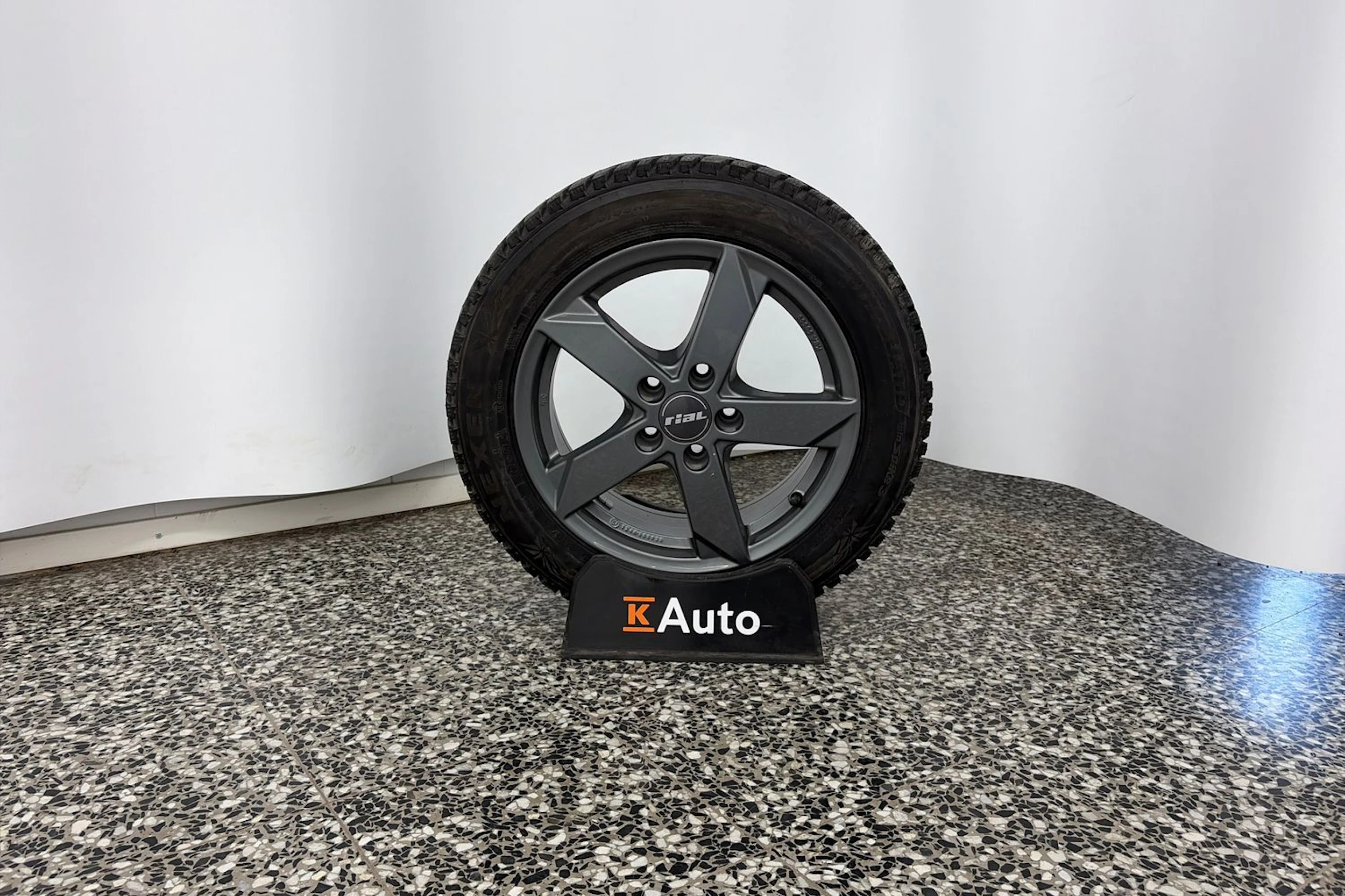 valkoinen SEAT Leon Sportstourer 2024 kuva 10.