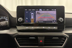 valkoinen SEAT Leon Sportstourer 2024 kuva 16.