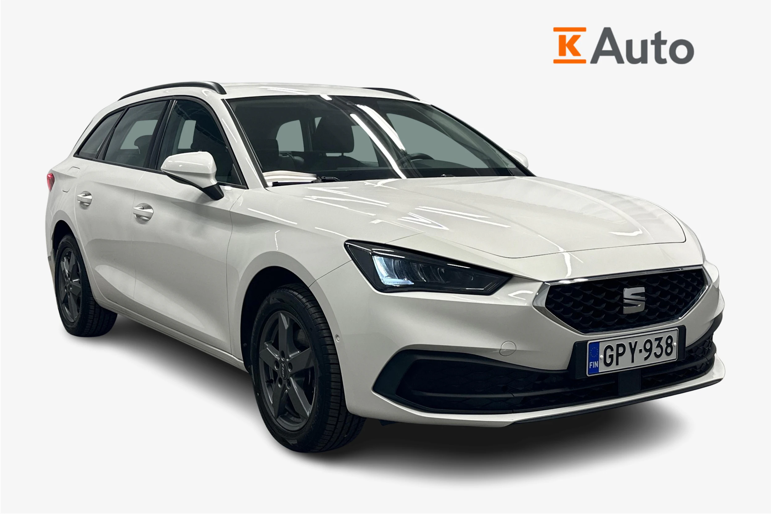 valkoinen SEAT Leon Sportstourer 2024 kuva 1.