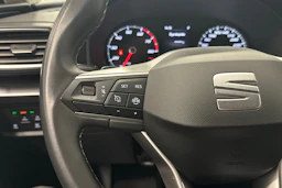 valkoinen SEAT Leon Sportstourer 2024 kuva 15.
