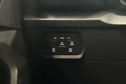 valkoinen SEAT Leon Sportstourer 2024 kuva 18.