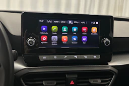 valkoinen SEAT Leon Sportstourer 2024 kuva 20.