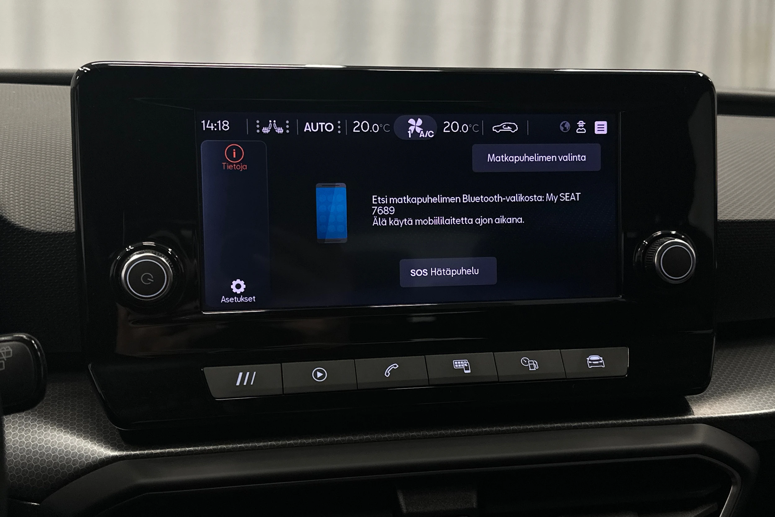 valkoinen SEAT Leon Sportstourer 2024 kuva 22.