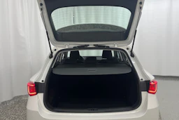 valkoinen SEAT Leon Sportstourer 2024 kuva 10.