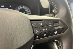 valkoinen SEAT Leon Sportstourer 2024 kuva 14.