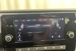 valkoinen SEAT Leon Sportstourer 2024 kuva 16.