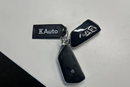 valkoinen SEAT Leon Sportstourer 2024 kuva 19.