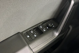 valkoinen SEAT Leon Sportstourer 2024 kuva 22.