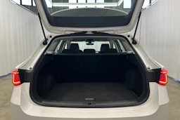 valkoinen SEAT Leon Sportstourer 2024 kuva 24.