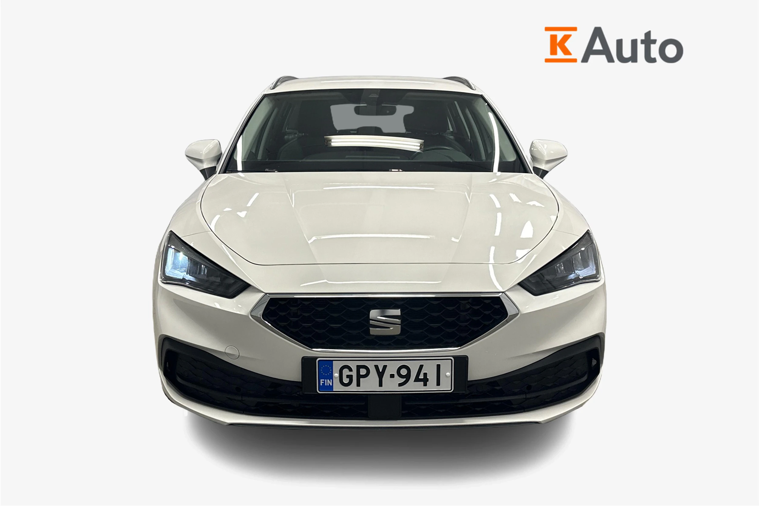 valkoinen SEAT Leon Sportstourer 2024 kuva 5.