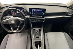 valkoinen SEAT Leon Sportstourer 2024 kuva 9.