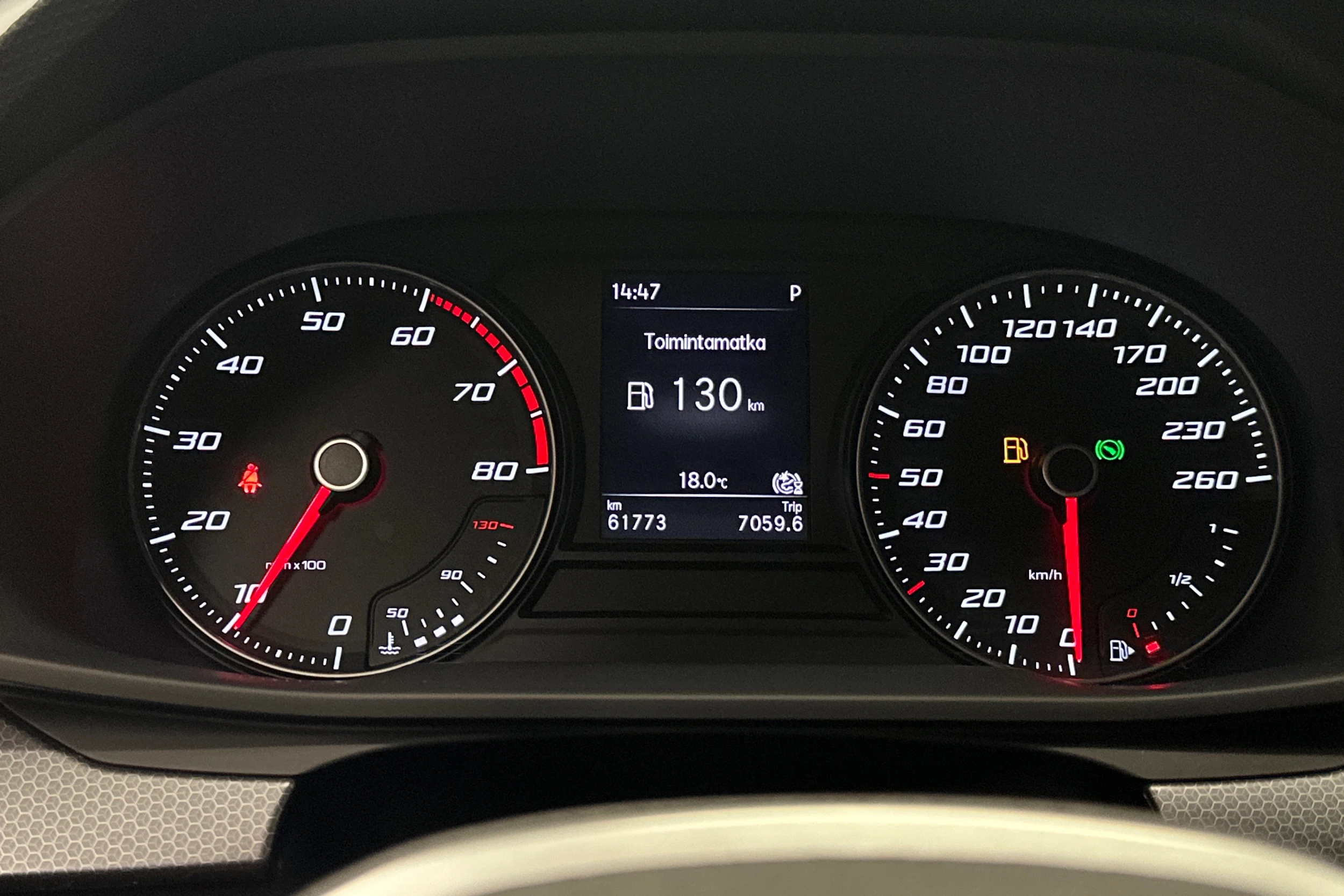 valkoinen SEAT Leon Sportstourer 2024 kuva 17.