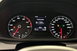 valkoinen SEAT Leon Sportstourer 2024 kuva 17.