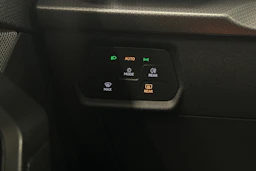 valkoinen SEAT Leon Sportstourer 2024 kuva 18.