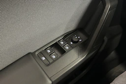 valkoinen SEAT Leon Sportstourer 2024 kuva 19.