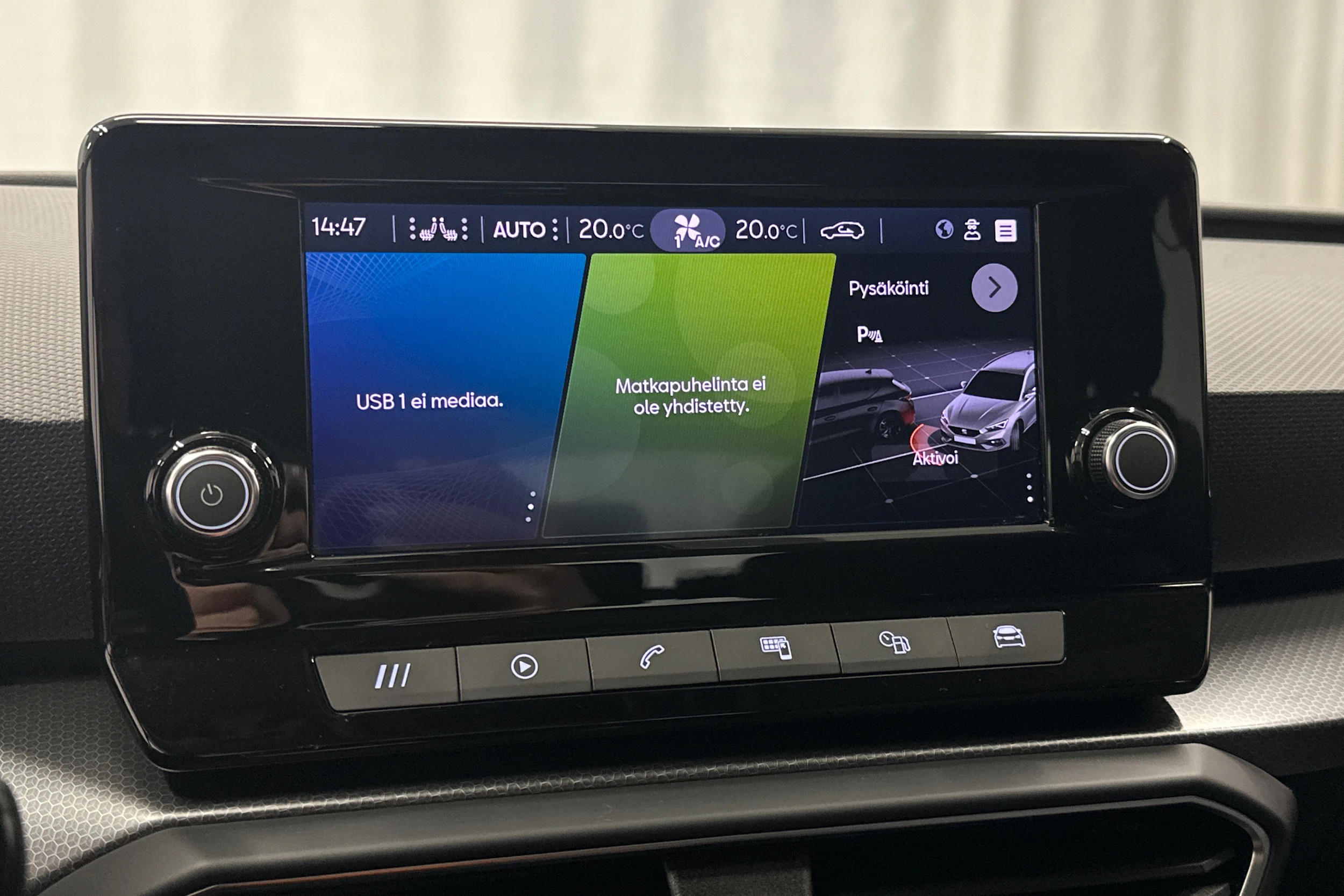 valkoinen SEAT Leon Sportstourer 2024 kuva 20.