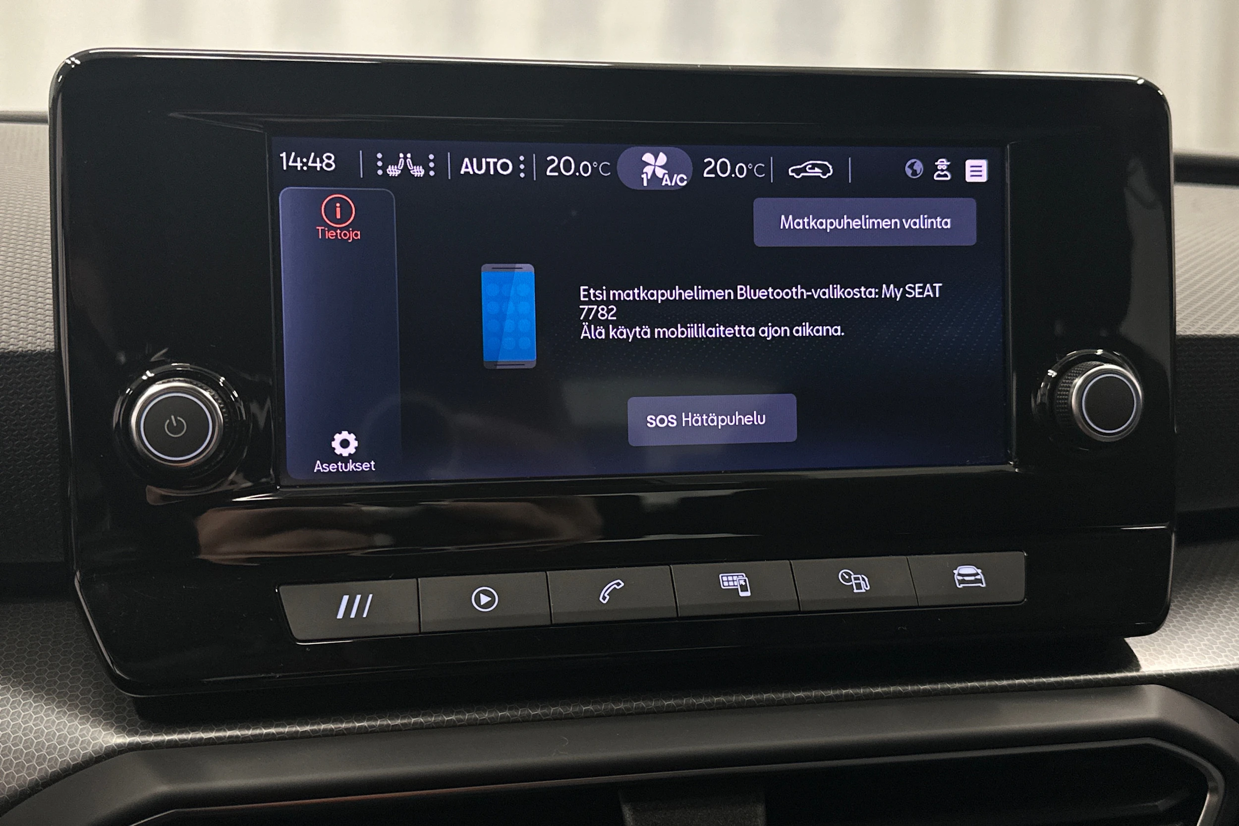 valkoinen SEAT Leon Sportstourer 2024 kuva 22.